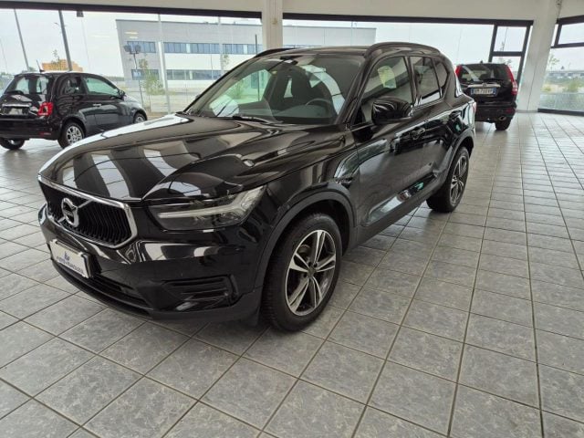 Volvo XC40 T3 Momentum BELLISSIMA +4 CERCHI E GOMME, del 2021, 95.000 km, in vendita a Vignola (MO)