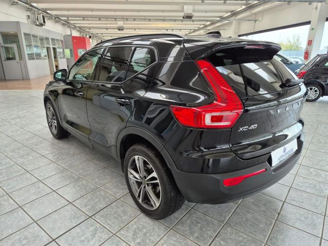 Volvo XC40 T3 Momentum BELLISSIMA +4 CERCHI E GOMME - foto 4 di 4
