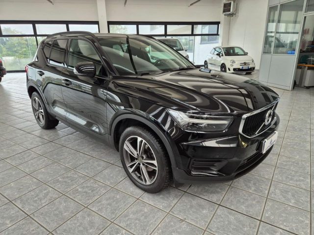 Volvo XC40 T3 Momentum BELLISSIMA +4 CERCHI E GOMME - foto 3 di 4