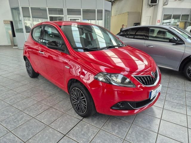 Lancia Ypsilon 1.0 FireFly 5 porte S&S Hybrid Gold - foto 3 di 4