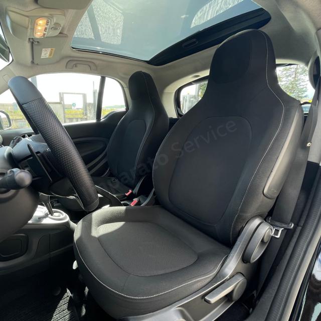 smart forTwo Coupe 70 1.0 Twinamic Urban 52KW/71CV, del 2016, 139.392 km, in vendita a Polla (SA)
