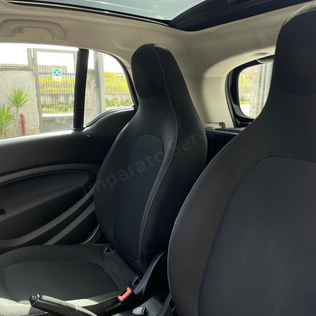 smart forTwo Coupe 70 1.0 Twinamic Urban 52KW/71CV usato a POLLA
