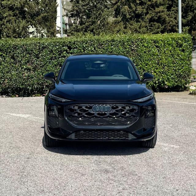 Audi Q3 2.0 TDI S line edition S tronic 110KW/150CV - foto 2 di 19