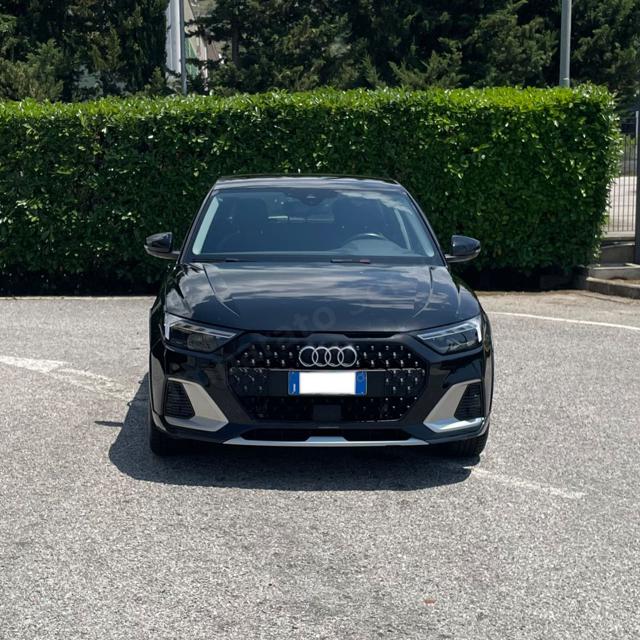 Audi A1 allstreet (30) 1.0 TFSI S tronic 81KW/110CV - foto 2 di 4
