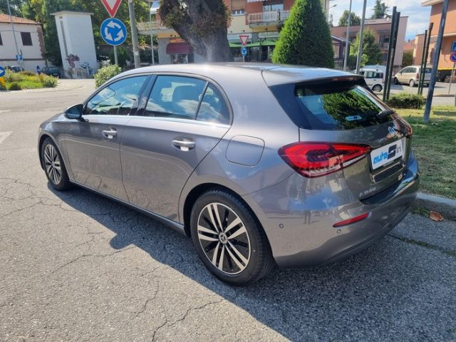 Mercedes-Benz A 180 d Automatic Business Extra - foto 3 di 4