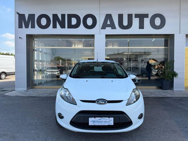 Ford Fiesta 1.2 82CV 5 porte Titanium NEOPATENTATI - foto 3 di 4