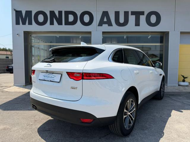 Jaguar F-Pace 2.0 D 180 CV AWD aut. Portfolio - foto 3 di 4