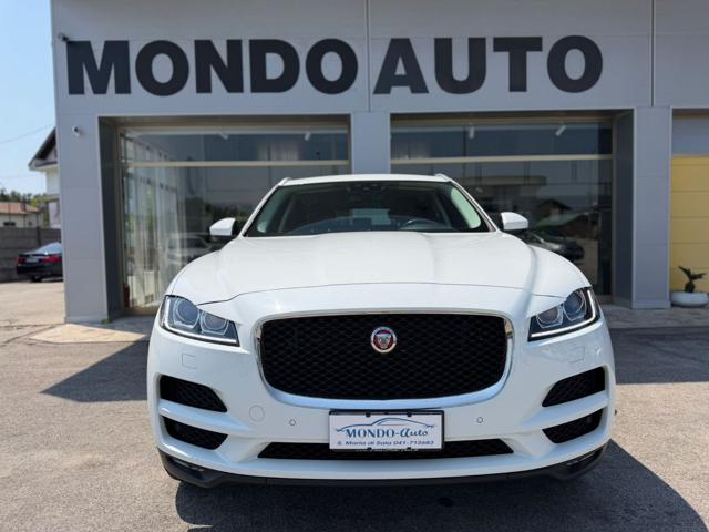 Jaguar F-Pace 2.0 D 180 CV AWD aut. Portfolio - foto 2 di 4