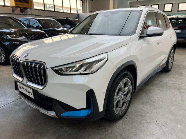 BMW iX1 xDrive 30 - foto 2 di 4
