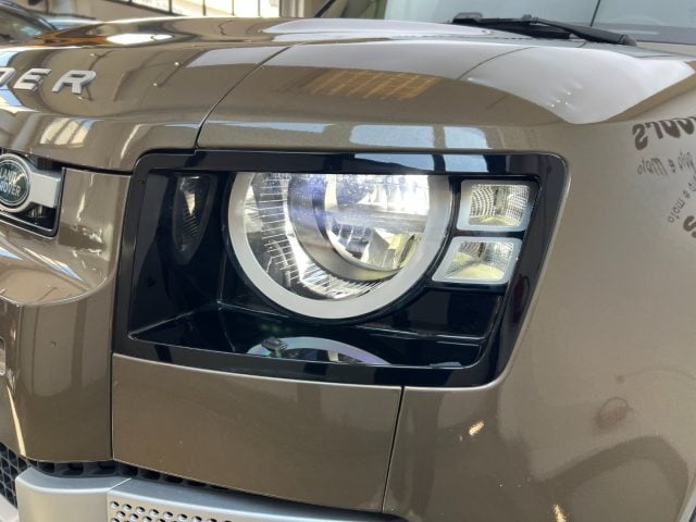 Land Rover Defender 110 3.0D I6 200 CV AWD Auto S - foto 3 di 4