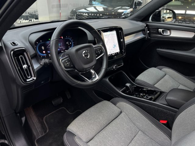 Volvo XC40 B3 automatico Plus Dark - foto 4 di 4