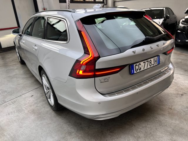Volvo V90 B4 (d) Geartronic Momentum - foto 3 di 4