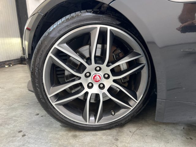 Jaguar F-Type 2.0 aut. Coupé R-Dynamic - foto 4 di 4