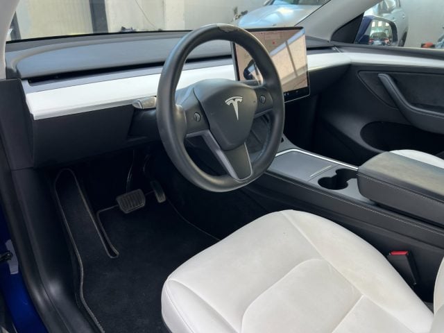 Tesla Model Y Long Range Dual Motor AWD - foto 4 di 4