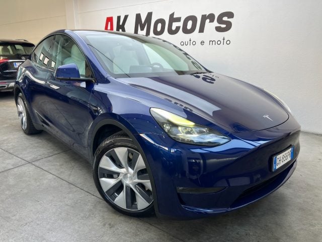 Tesla Model Y Long Range Dual Motor AWD, del 2021, 83.000 km, in vendita a Parma (PR)