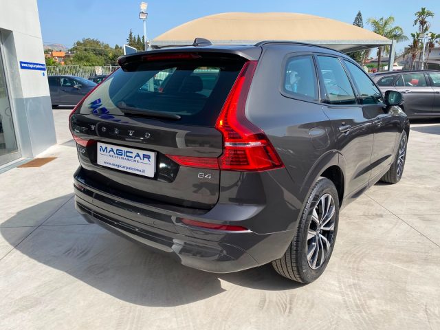 Volvo XC60 B4 (d) automatico Essential - foto 4 di 16