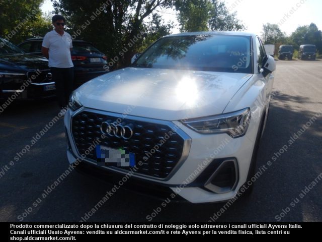Audi Q3 SPB 45 TFSI e S tronic S line edition - foto 3 di 4