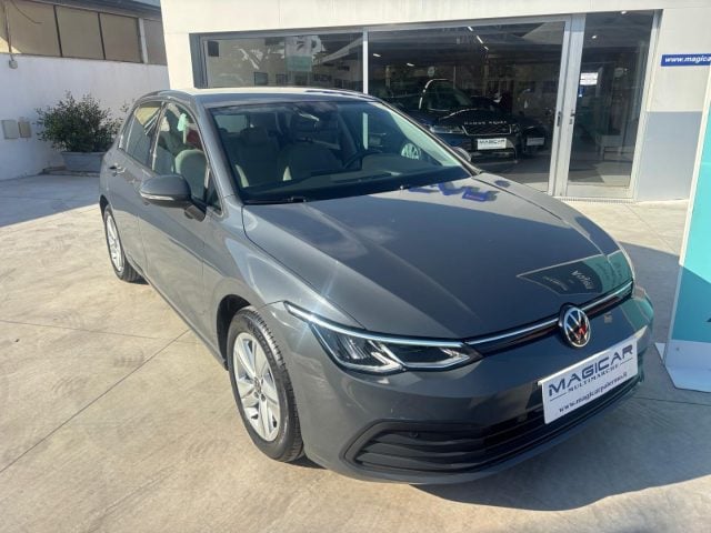 Volkswagen Golf 1.0 eTSI EVO DSG Life - foto 2 di 4