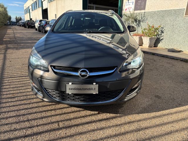 Opel Astra 1.7 CDTI 130CV Sports Tourer Cosmo - foto 2 di 4