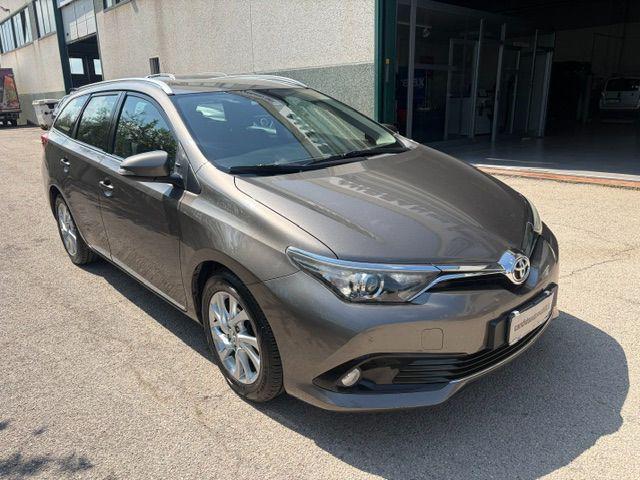Toyota Auris Touring Sports 1.6 D-4D Lounge - foto 3 di 26