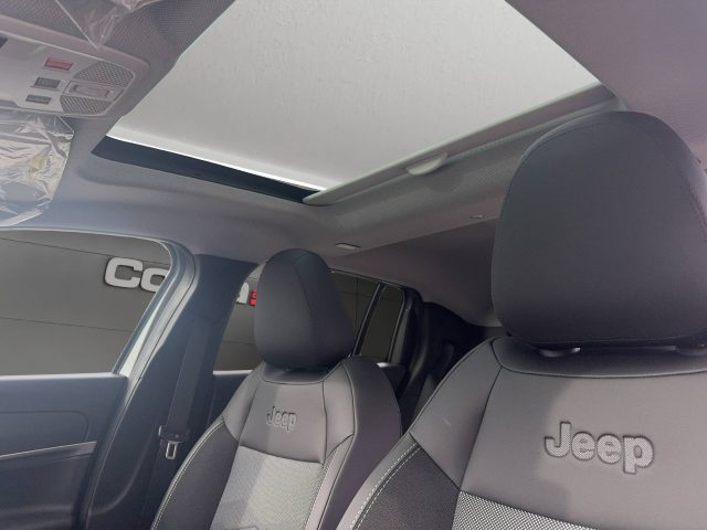 Jeep Avenger 1.2 Turbo 100 CV MHEV Summit, del 2024, 1 km, in vendita a Valdobbiadene (TV)