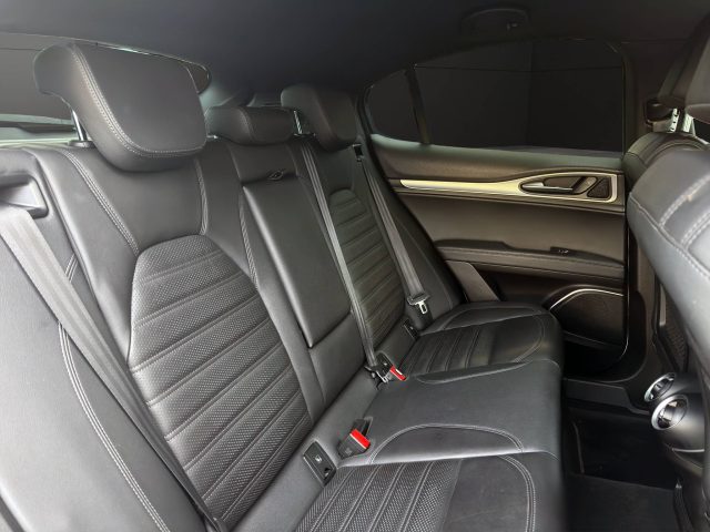 Alfa Romeo Stelvio 2.2 Turbodiesel 210 CV AT8 Q4 Veloce, del 2021, 90.900 km, in vendita a Valdobbiadene (TV)