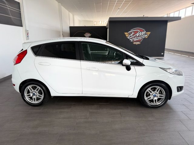 Ford Fiesta 1.5 TDCi 75CV 5 porte Titanium - foto 4 di 36