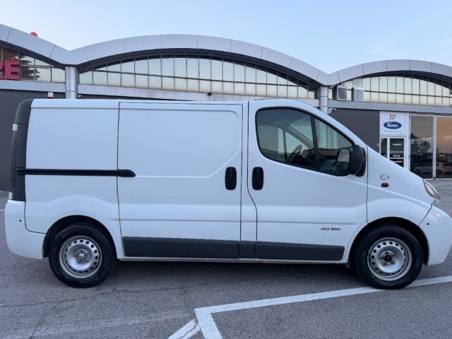 Renault Trafic T27 1.9 dCi/100 GANCIO TRAINO - foto 4 di 4