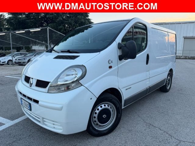 Renault Trafic T27 1.9 dCi/100 GANCIO TRAINO, del 2004, 310.000 km, in vendita a Thiene (VI)