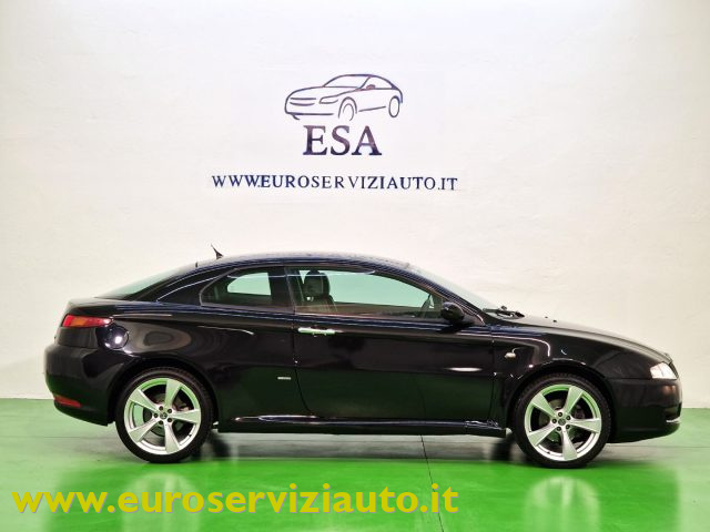 Alfa Romeo GT 1.9 JTDM 16V Distinctive Q2 - foto 2 di 4