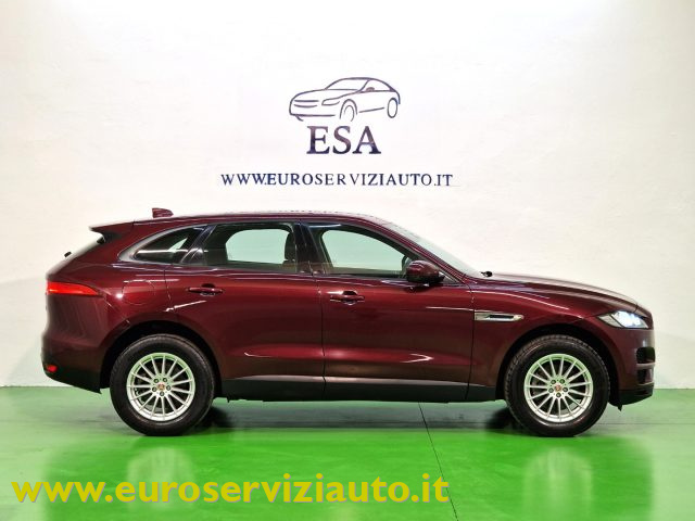Jaguar F-Pace 2.0 D 180 CV AWD aut. Pure - foto 2 di 4