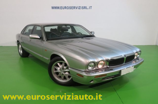 Jaguar XJ 4.0 cat Executive AUTO STORICA usato a BRESCIA