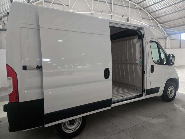 Peugeot Boxer Boxer 33 L2H2 2.2 diesel 140cv S&S - foto 4 di 4