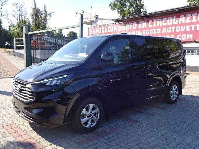 Ford Transit Custom Transit Custom 320 2.0 136cv combi, del 2025, 21.000 km, in vendita a Abbiategrasso (MI)