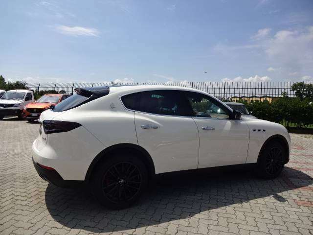 Maserati Levante 3.0 Q4 V6 350cv auto IVA ESPOSTA - foto 4 di 4