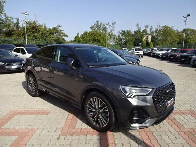Audi Q3 Sportback 45 PLUG-IN 1.4 TFSI-E S line edition s-t - foto 3 di 4