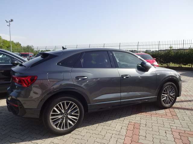 Audi Q3 Sportback 45 PLUG-IN 1.4 TFSI-E S line edition s-t - foto 4 di 4
