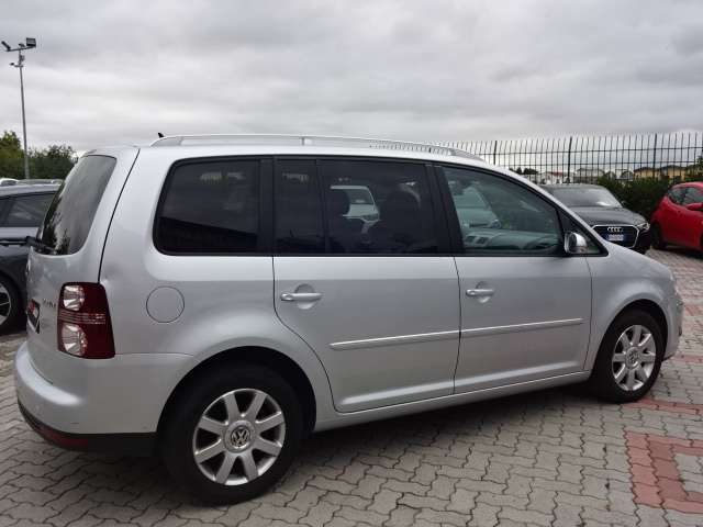 Volkswagen Touran I 2007 2.0 tdi Trendline dsg dpf - foto 4 di 17