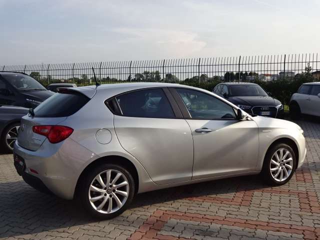 Alfa Romeo Giulietta III 1.4 t. Super 120cv ADATTA X NEOPATENTATI - foto 4 di 4