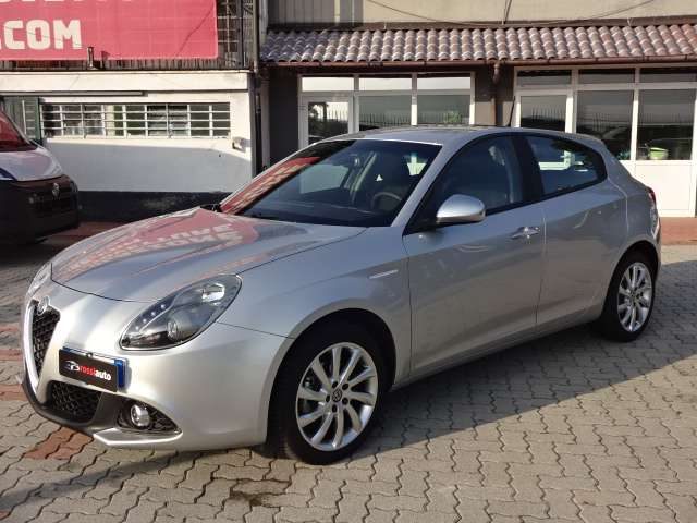 Alfa Romeo Giulietta III 1.4 t. Super 120cv ADATTA X NEOPATENTATI, del 2019, 60.000 km, in vendita a Abbiategrasso (MI)