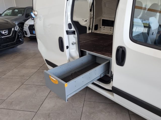Fiat Fiorino 1.3 MJT 80CV Cargo SX, del 2018, 140.000 km, in vendita a Potenza (PZ)