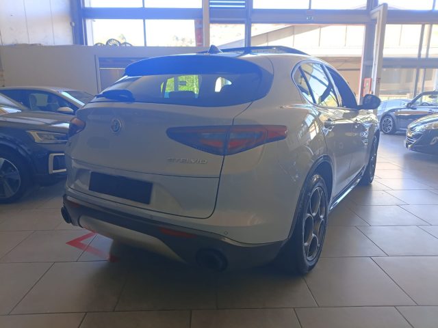 Alfa Romeo Stelvio 2.2 Turbodiesel 210 CV AT8 Q4 Ti - foto 4 di 20