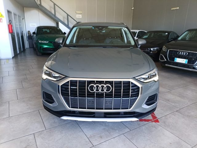 Audi Q3 35 TDI quattro S tronic Business Advanced - foto 2 di 4