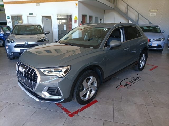Audi Q3 35 TDI quattro S tronic Business Advanced, del 2022, 136.000 km, in vendita a Potenza (PZ)
