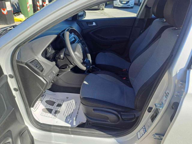 Hyundai i20 1.1 CRDi 12V 5 porte Comfort - foto 2 di 4