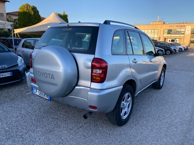 Toyota RAV 4 MY23 RAV4 2.0 Tdi D-4D cat 5 porte Sol - foto 3 di 4