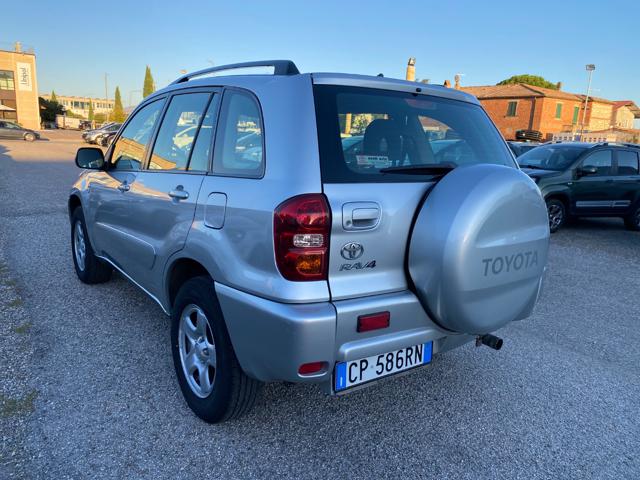 Toyota RAV 4 MY23 RAV4 2.0 Tdi D-4D cat 5 porte Sol - foto 4 di 4