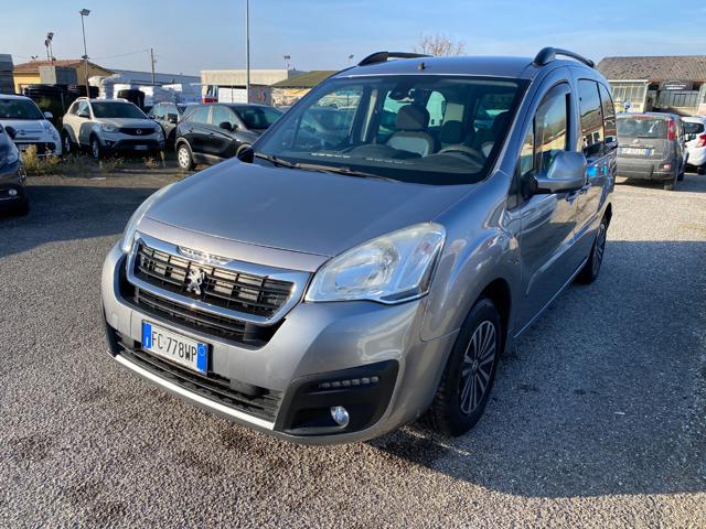 Peugeot Partner Tepee BlueHDi 100 Active GANCIO TRAINO, del 2016, 202.000 km, in vendita a Sinalunga (SI)