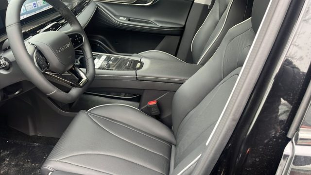 Omoda 5 PURE 1500 147 cv, 1 km, in vendita a Arcore (MB)
