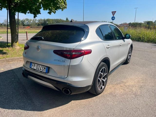 Alfa Romeo Stelvio 2.2 Turbodiesel 180 CV AT8 RWD Super - foto 4 di 4